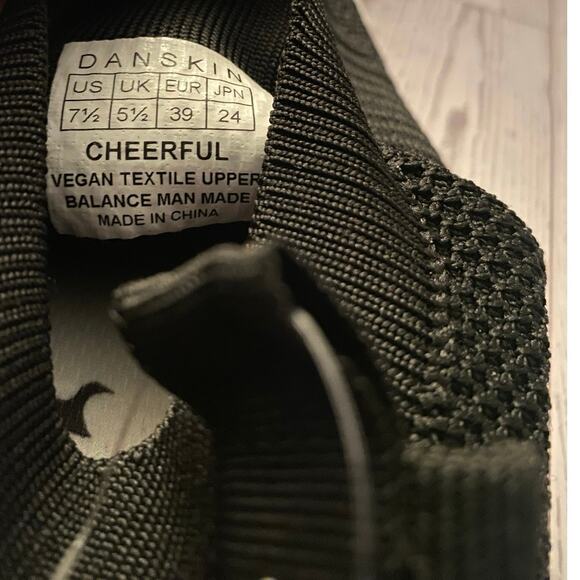 Danskin Cheerful Black Slip-On Knit Sneakers Women’s 7.5 Lightweight - Picture 4 of 6